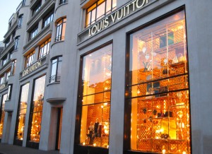 Louis_Vuitton,_Champs-Elysées parigi paris