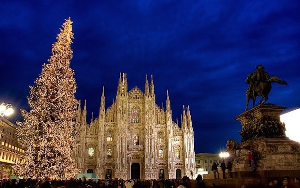 Albero Di Natale Milano 2019.Super Christmas A Milano Accende La Citta Per Il Periodo Piu Magico Dell Anno