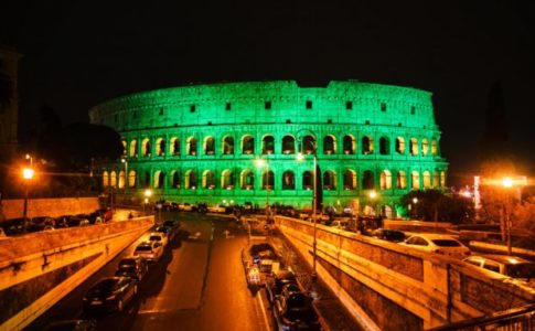Colosseo illuminato di verde per Global Greening