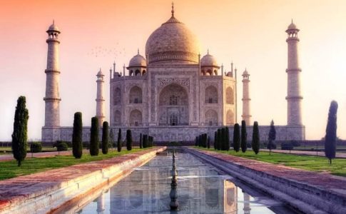 Taj Mahal, Indiatra le sette meraviglie