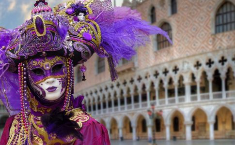 Carnevale di Venezia, il comune pensa al numero chiuso nelle piazze