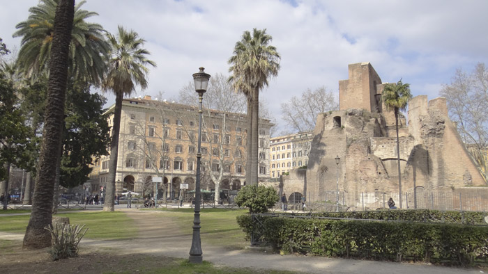 Roma clochard violentata a piazza vittorio