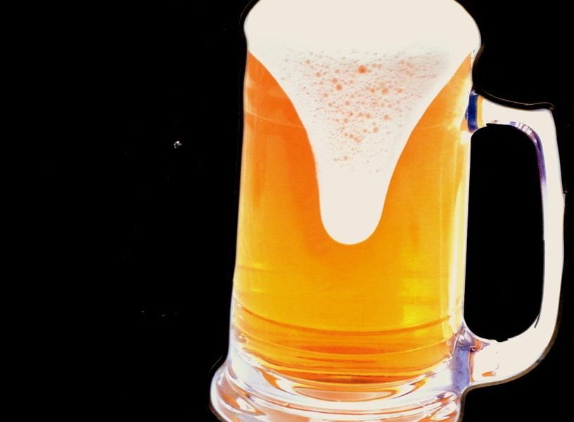 Gand, boccali di birra belga rubati: un pub chiede scarpa come garanzia