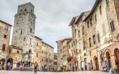 San Gimignano, borgo medievale dove si ferma il tempo