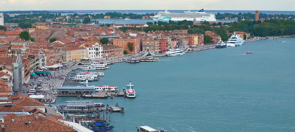 Venezia, da luglio transiterà il 15% in meno delle navi da crociera