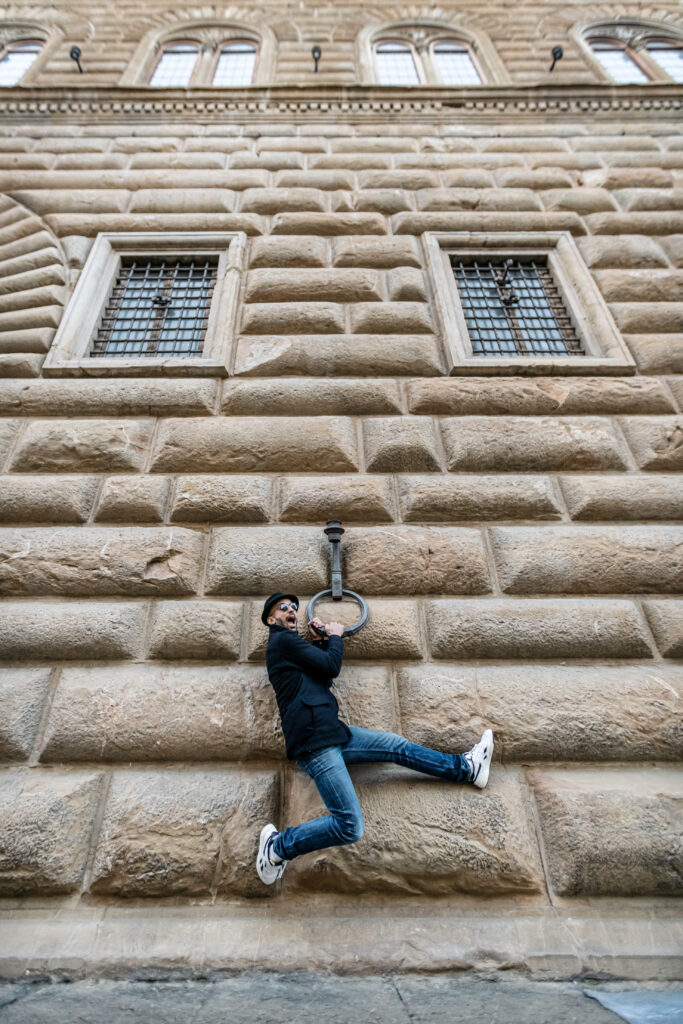 JR davanti a Palazzo Strozzi. 2021 ©Photo Ela Bialkowska, OKNOstudio