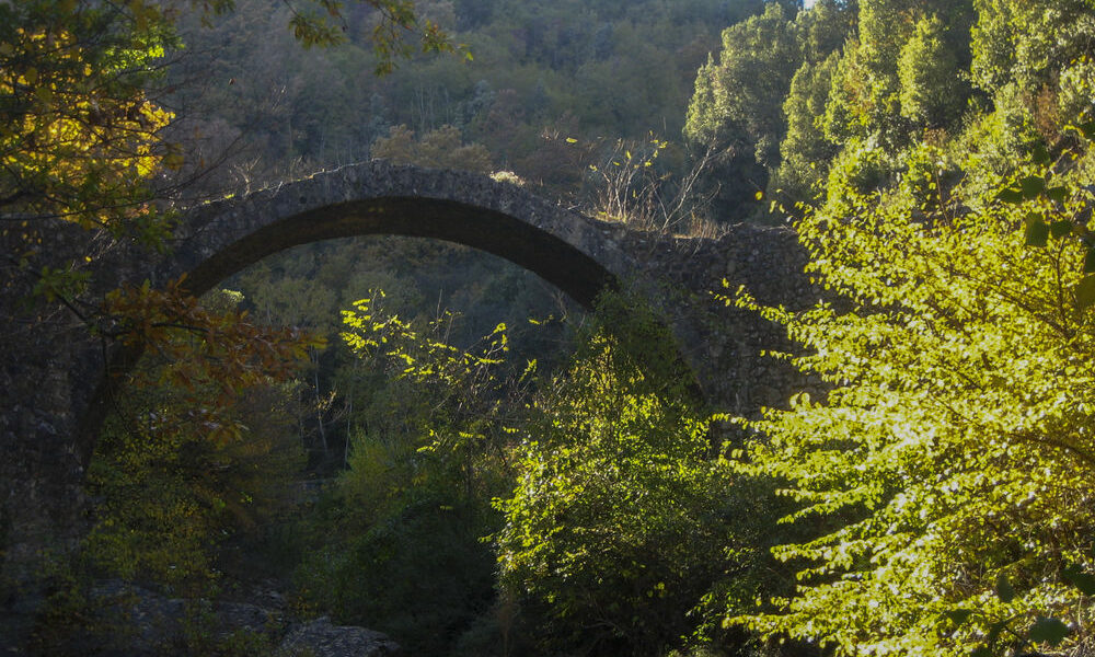 Ponte della Pia, luogo di Dante. Foto di Valda Bozzi via Visit Tuscany.