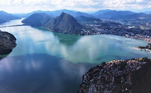 Veduta di Lugano dall'alto. Via Wikimedia Commons.