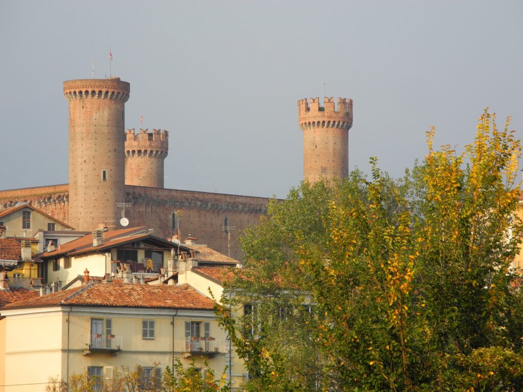 Castello di Ivrea. Via Comune di Ivrea.