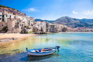 Ripresa turismo. Sicilia Fonte: Volagratis.com