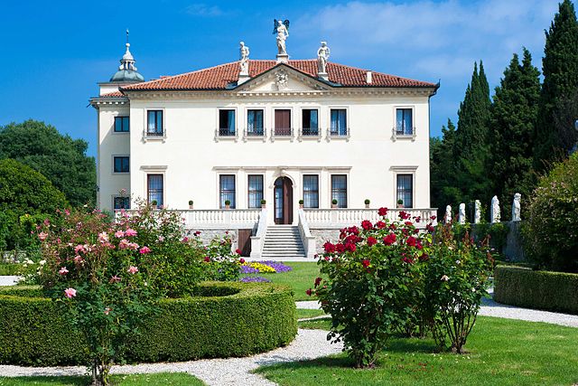 Villa VAlmarana ai Nani. Via Wikimedia Commons.