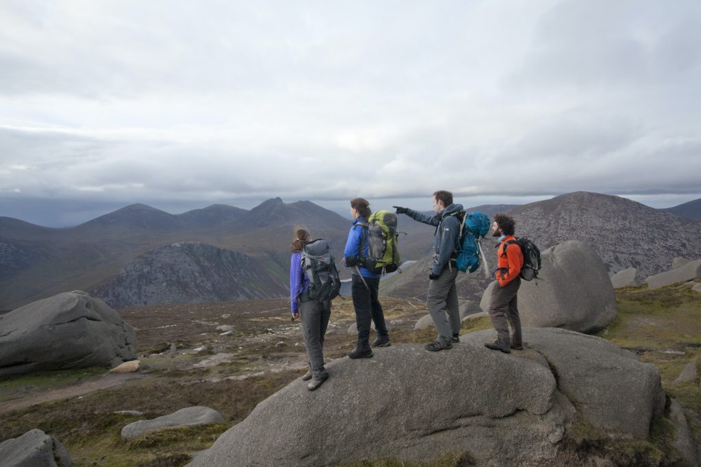 Irlanda sostenibile: trekking alle  Mourne Mountains. Via Tourism Ireland.